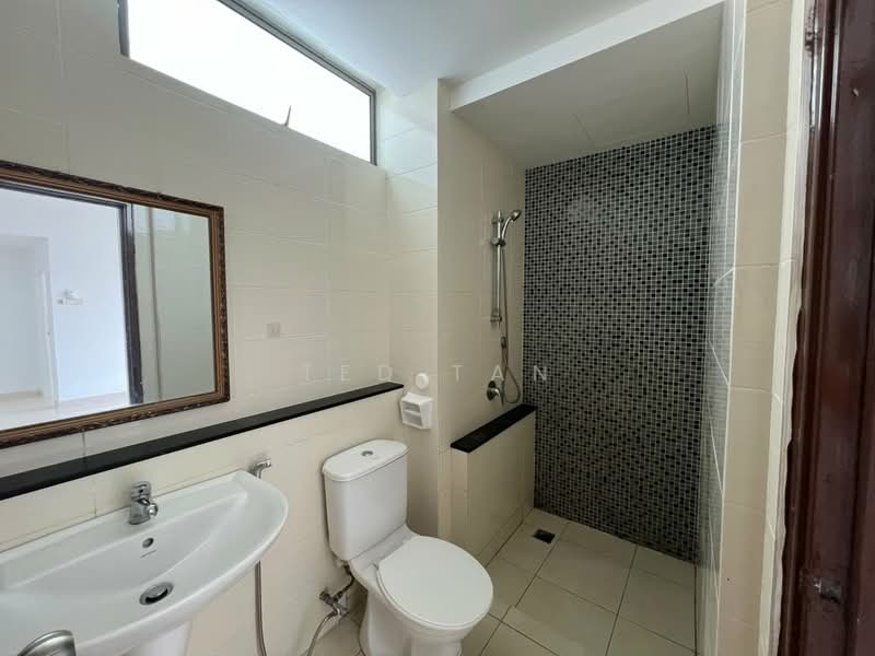 Kondominium untuk Dijual di All Seasons Park - Ted Tan - Bathroom - PropertyGuru.com.my
