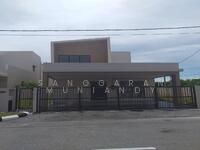 For Sale - Rumah 1.5 Storey Bungalow Corner Lot untuk Dijual di Lunas