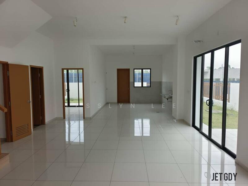 Semi-Detached House for Sale in Semenyih (Selangor) - Jesslyn Lee - Living Room - PropertyGuru.com.my