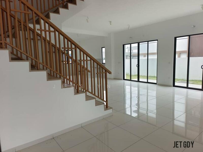 Semi-Detached House for Sale in Semenyih (Selangor) - Jesslyn Lee - Living Room - PropertyGuru.com.my