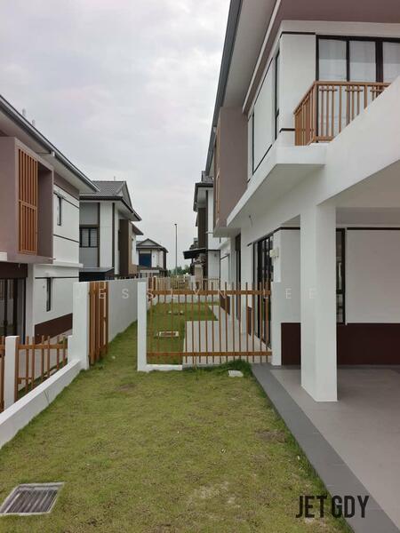 Semi-Detached House for Sale in Semenyih (Selangor) - Jesslyn Lee - Exterior - PropertyGuru.com.my
