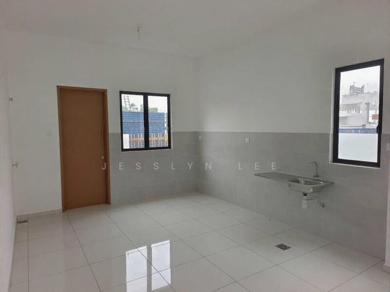 Semi-Detached House for Sale in Semenyih (Selangor) - Jesslyn Lee - Kitchen - PropertyGuru.com.my