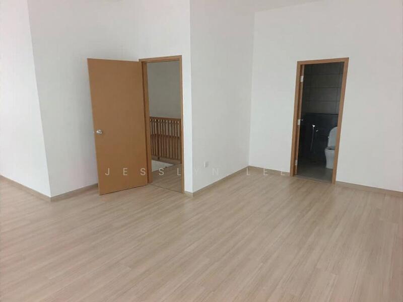 Semi-Detached House for Sale in Semenyih (Selangor) - Jesslyn Lee - Bathroom - PropertyGuru.com.my
