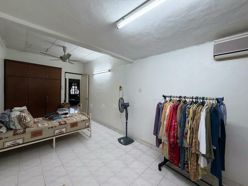 Terraced House for Sale in Island Glades (Jelutong) - Qyan Goh - Bedroom - PropertyGuru.com.my