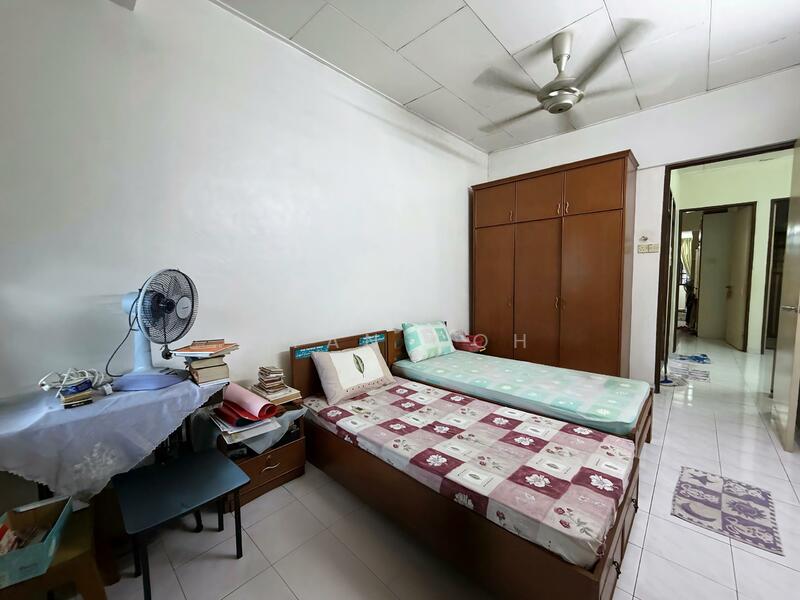 Terraced House for Sale in Island Glades (Jelutong) - Qyan Goh - Bedroom - PropertyGuru.com.my