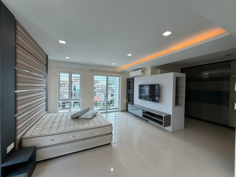 Semi-Detached House for Sale in Sri Petaling (Kuala Lumpur) - Hugo Gooi - Bedroom - PropertyGuru.com.my
