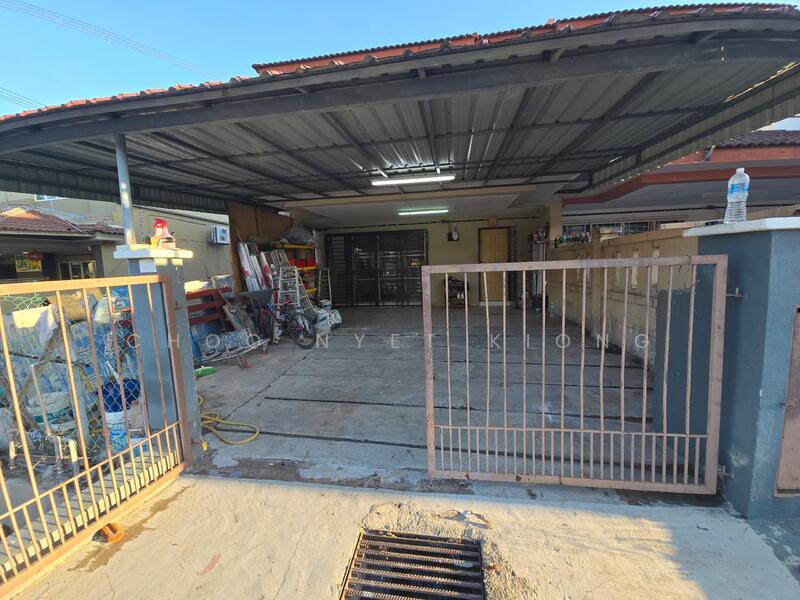 2-storey Terraced House for Sale in Puchong (Selangor) - Choo Nyet Kiong - Car Park - PropertyGuru.com.my