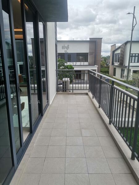 Townhouse for Sale in Semenyih (Selangor) - Jasper Tan - Balcony - PropertyGuru.com.my