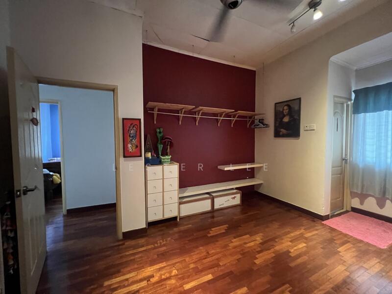 2-storey Terraced House for Sale in Bukit Jelutong (Shah Alam) - Lester Lee - Living Room - PropertyGuru.com.my