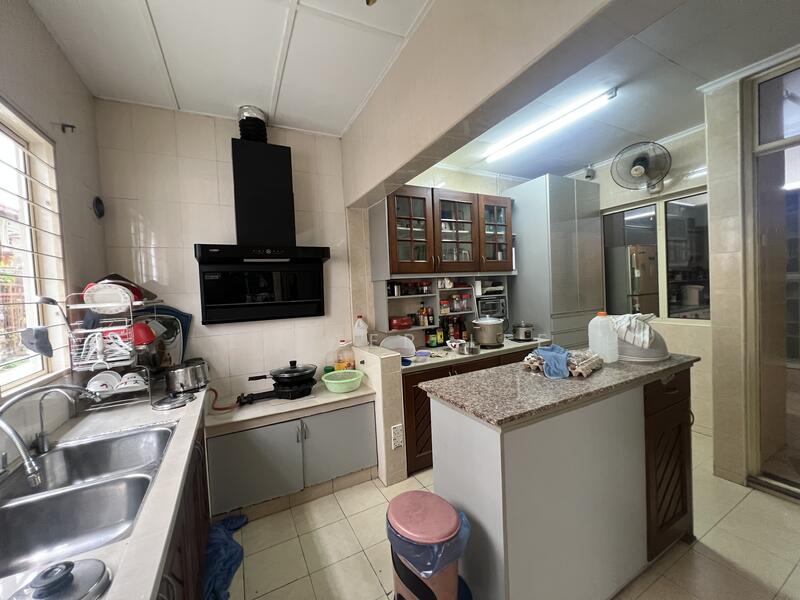 2-storey Terraced House for Sale in Bukit Jelutong (Shah Alam) - Lester Lee - Kitchen - PropertyGuru.com.my