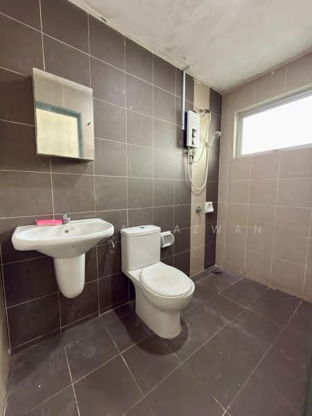 Terraced House for Sale in Semenyih (Selangor) - Ashraf Azwan - Bathroom - PropertyGuru.com.my