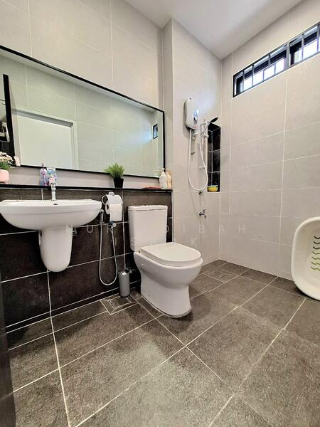 2-storey Terraced House for Sale in Elmina (Shah Alam) - Nur Adibah Ishak - Bathroom - PropertyGuru.com.my