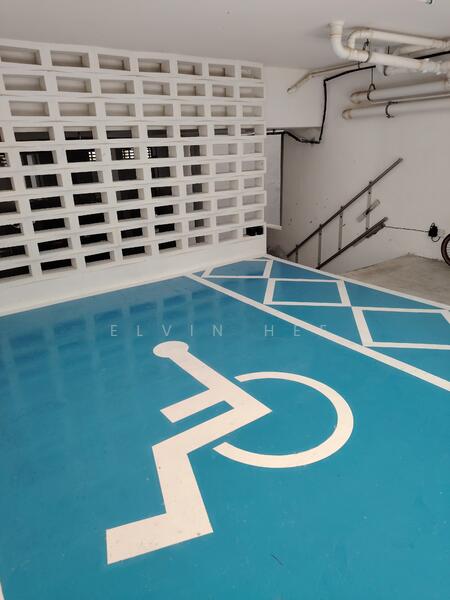 Visitor Parking with OKU facility