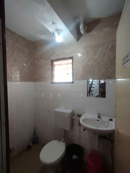 Terraced House for Sale in Desa Setapak (Wangsa Maju) - Ivan Tan - Bathroom - PropertyGuru.com.my