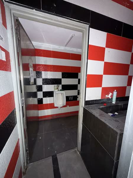 Shop for Rent in Taman Sungai Besi Indah (Seri Kembangan) - Joey Wong - Bathroom - PropertyGuru.com.my