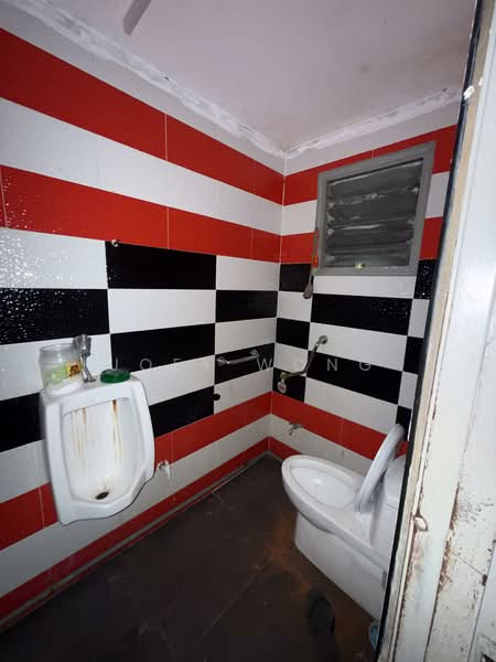 Shop for Rent in Taman Sungai Besi Indah (Seri Kembangan) - Joey Wong - Bathroom - PropertyGuru.com.my