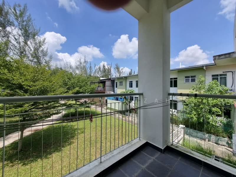 2-storey Terraced House for Sale in Bandar Puncak Alam (Puncak Alam) - Nur Hanizah - Balcony - PropertyGuru.com.my