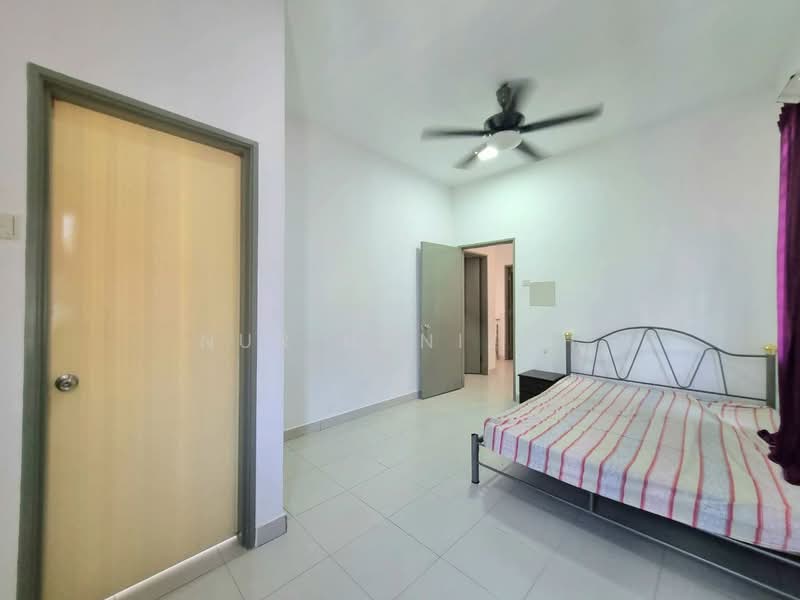 2-storey Terraced House for Sale in Bandar Puncak Alam (Puncak Alam) - Nur Hanizah - Bedroom - PropertyGuru.com.my