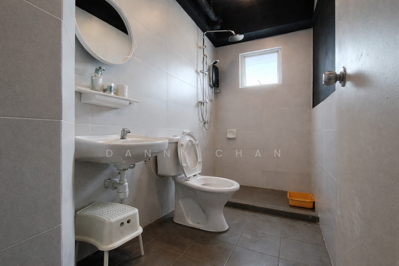Service Residence for Sale at Main Place Residence - Danny Chan - Bathroom - PropertyGuru.com.my