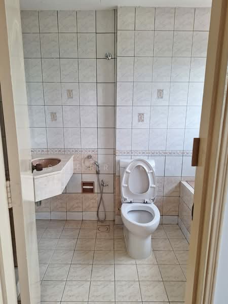 Condominium for Sale at Li Villas - Sherri Koh - Bathroom - PropertyGuru.com.my