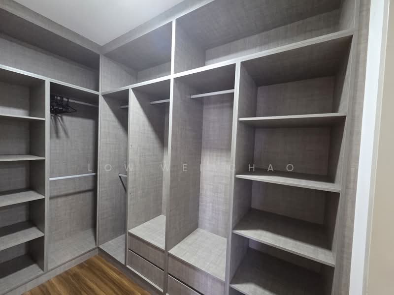 Condominium for Rent at Inwood Residences - Low Wei Chao - Master wardrobe - PropertyGuru.com.my