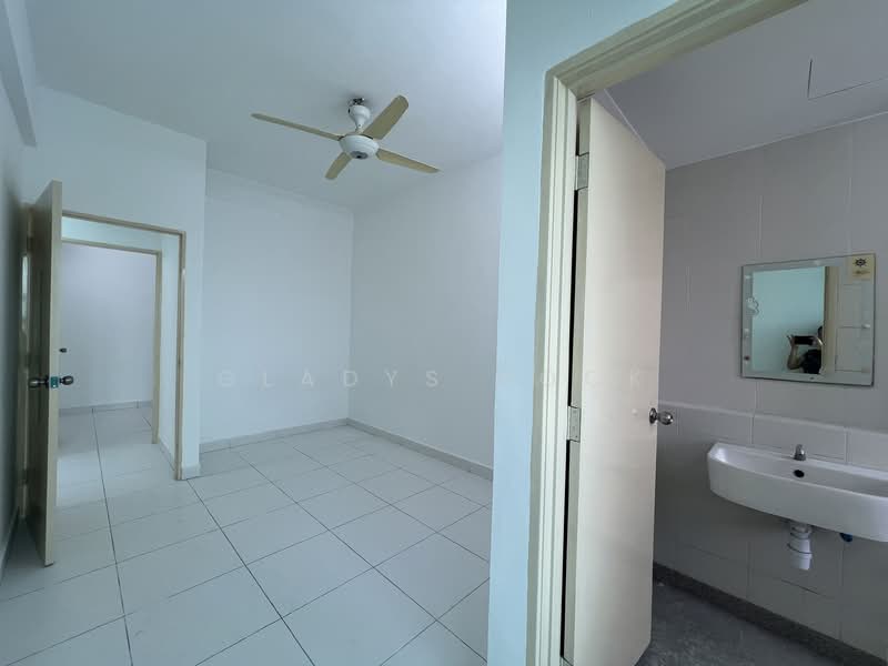 Condominium for Sale at Elit Heights @ Bayan City - Gladys Kock - Bathroom - PropertyGuru.com.my