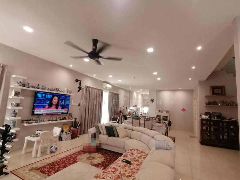 Rumah Berkembar untuk Dijual di Rawang (Selangor) - Minnie Wong - Living Room - PropertyGuru.com.my