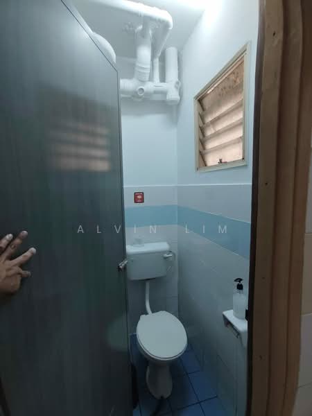 Pangsapuri untuk Dijual di Pangsapuri Seri Jati - Alvin Lim - Bathroom - PropertyGuru.com.my