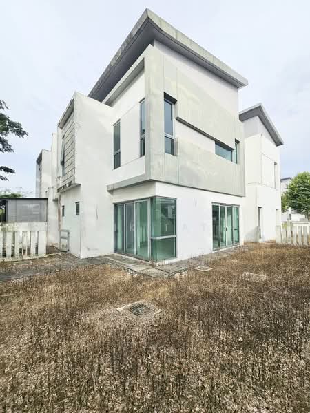 Semi-Detached House for Sale in Taman Molek (Johor Bahru) - Yik Tat - PropertyGuru.com.my