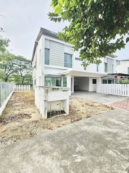 Semi-Detached House for Sale in Taman Molek (Johor Bahru) - Yik Tat - PropertyGuru.com.my