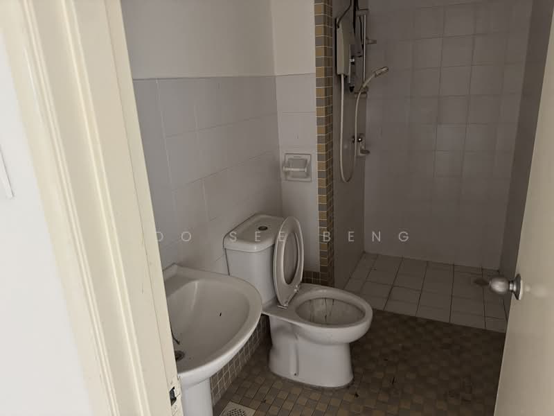 Kondominium untuk Dijual di Perdana Emerald - Soo See Beng - Bathroom - PropertyGuru.com.my