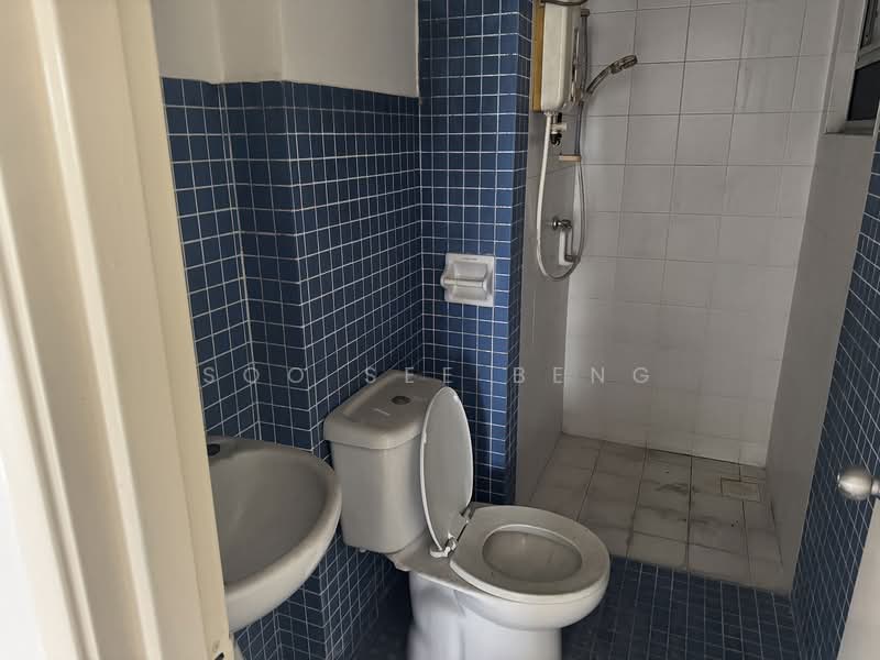 Kondominium untuk Dijual di Perdana Emerald - Soo See Beng - Bathroom - PropertyGuru.com.my