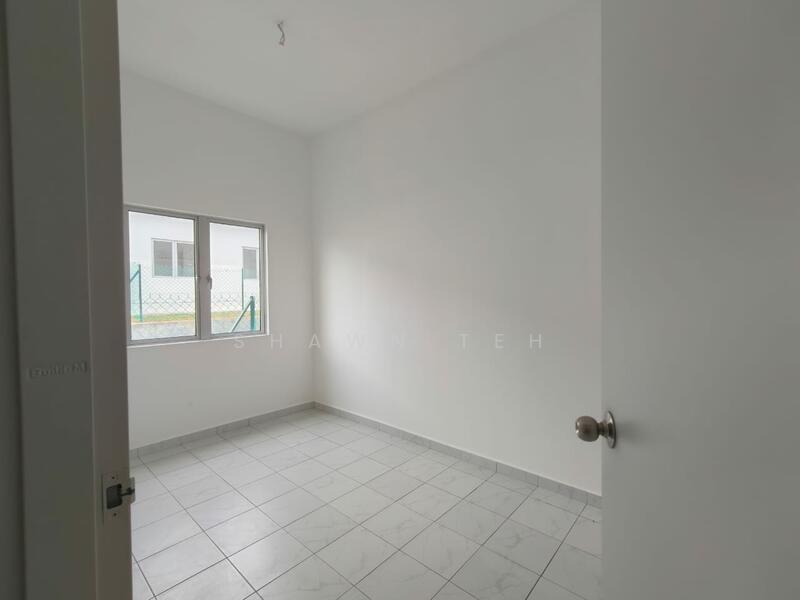 Rumah Teres 1 Tingkat untuk Dijual di Taman Tasik Utama (Bukit Katil) - Shawn Teh - Bedroom - PropertyGuru.com.my