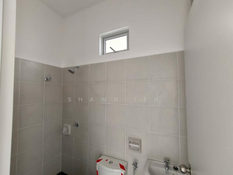 Rumah Teres 1 Tingkat untuk Dijual di Taman Tasik Utama (Bukit Katil) - Shawn Teh - Bathroom - PropertyGuru.com.my