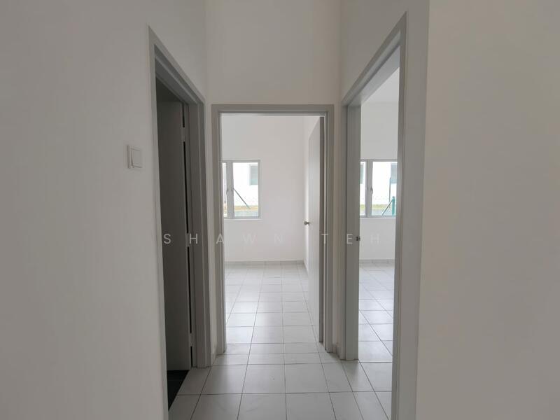 Rumah Teres 1 Tingkat untuk Dijual di Taman Tasik Utama (Bukit Katil) - Shawn Teh - Corridor - PropertyGuru.com.my