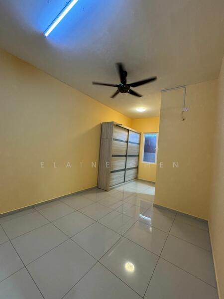 Rumah Teres untuk Disewa di Bandar Sri Sendayan (Negeri Sembilan) - Elaine Chen - Bedroom - PropertyGuru.com.my