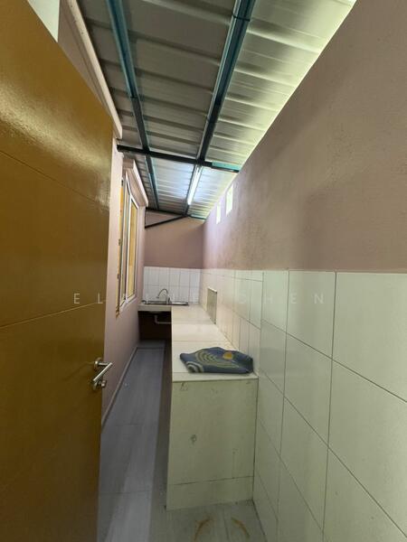 Rumah Teres untuk Disewa di Bandar Sri Sendayan (Negeri Sembilan) - Elaine Chen - Kitchen - PropertyGuru.com.my