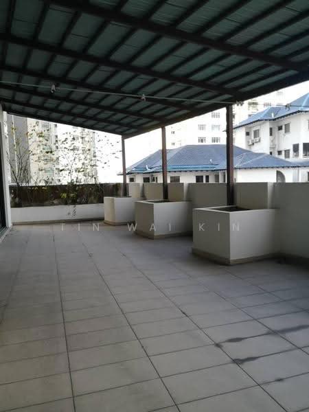 Kediaman Servis untuk Dijual di Ken Bangsar - Tin Wai Kin - Balcony - PropertyGuru.com.my