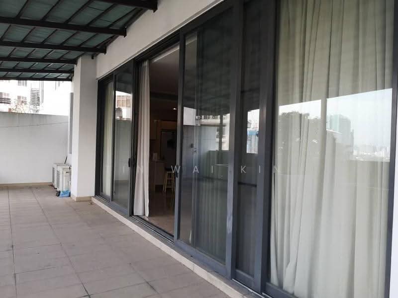 Kediaman Servis untuk Dijual di Ken Bangsar - Tin Wai Kin - Balcony - PropertyGuru.com.my