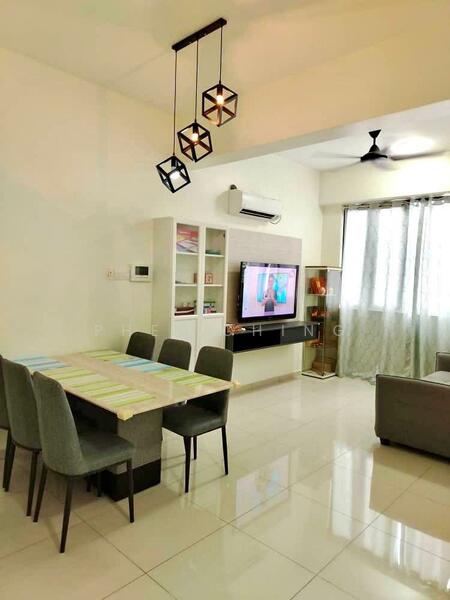 Option 2 (Studio Unit): Dining