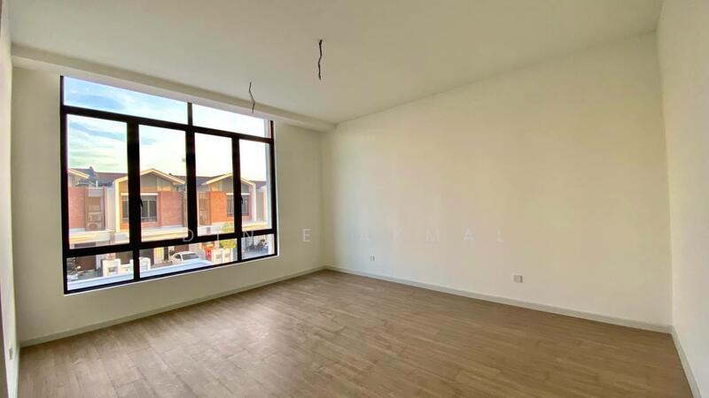 2-storey Terraced House for Sale in Bandar Gamuda Gardens (Rawang) - Dinie Akmal - Living Room - PropertyGuru.com.my