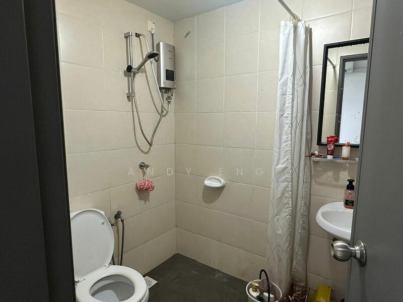 Bathroom 1 (Master)
