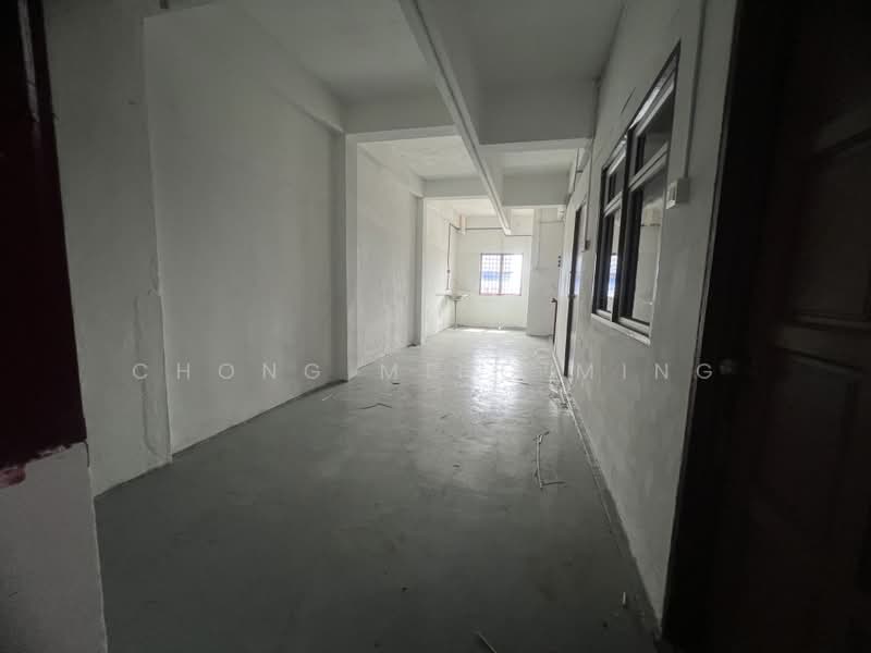 Shop for Rent in Seremban (Negeri Sembilan) - Chong Ming Ming - Corridor - PropertyGuru.com.my