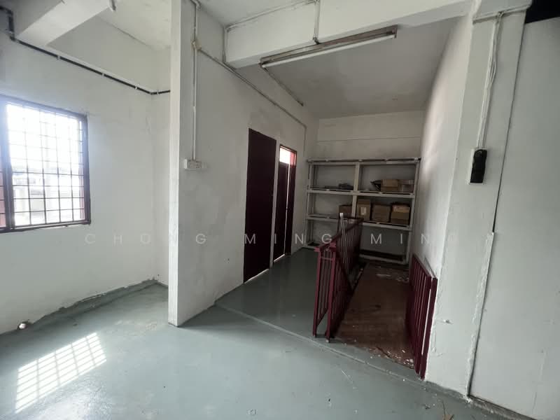 Shop for Rent in Seremban (Negeri Sembilan) - Chong Ming Ming - Corridor - PropertyGuru.com.my
