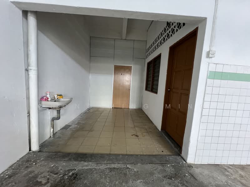 Shop for Rent in Seremban (Negeri Sembilan) - Chong Ming Ming - Corridor - PropertyGuru.com.my