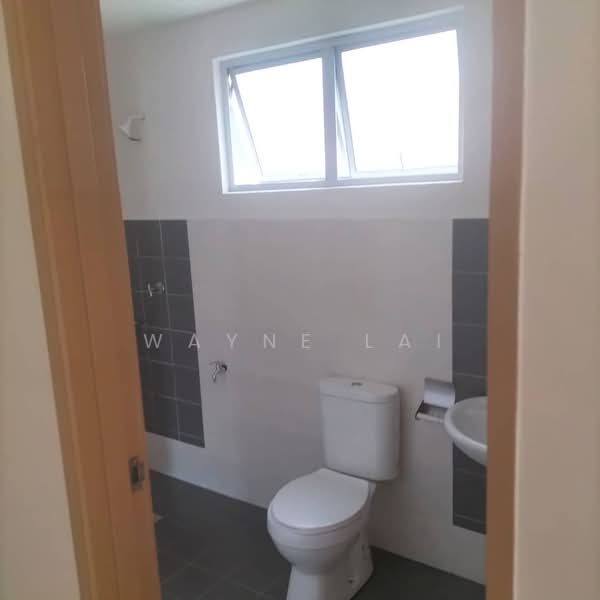 Terraced House for Sale in Sungai Buloh (Selangor) - Wayne Lai - Bathroom - PropertyGuru.com.my