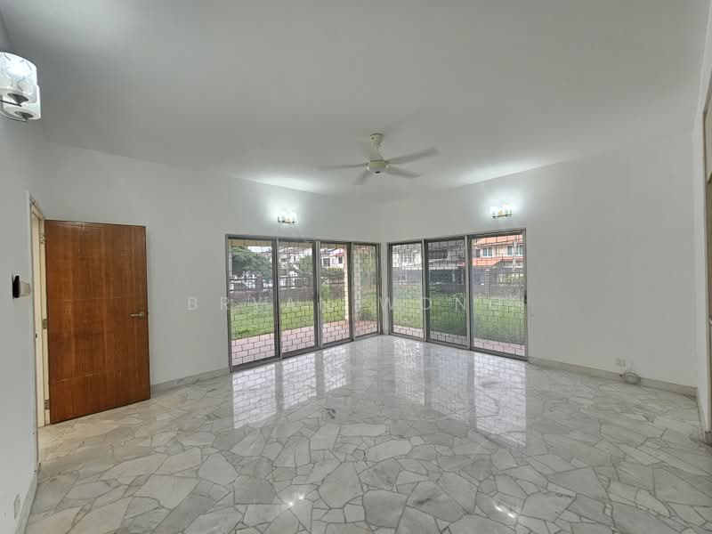 Rumah Berkembar untuk Dijual di Damansara Kim (Petaling Jaya) - Bryan Wong - Living Room - PropertyGuru.com.my