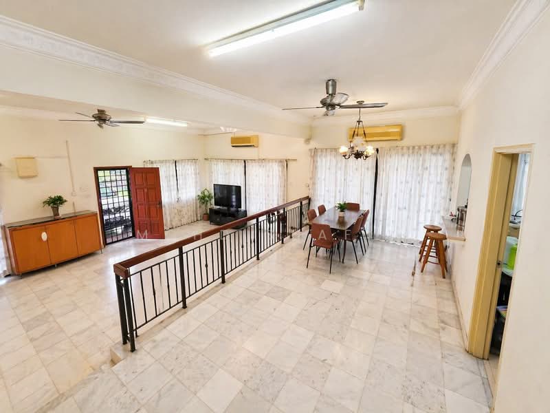 Rumah Teres 2 Tingkat untuk Dijual di Bukit Jelutong (Shah Alam) - Mohd Shafik - Dining Room - PropertyGuru.com.my