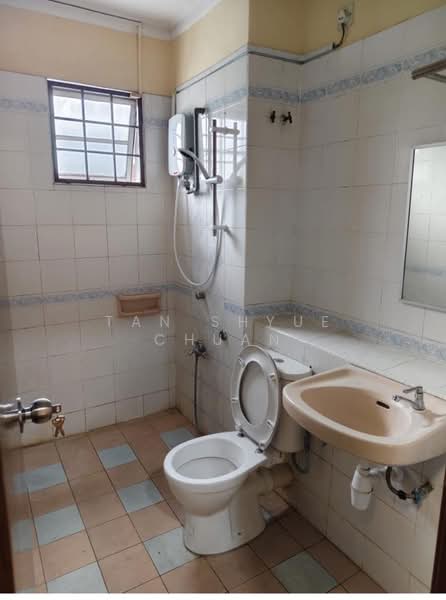 Rumah Teres 2 Tingkat untuk Dijual di Usj 16 (Subang Jaya) - Tan Shyue Chuan - Bathroom - PropertyGuru.com.my