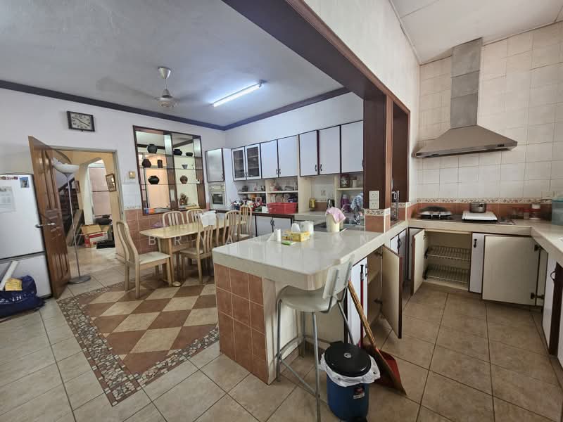 Semi-Detached House for Sale in Damansara Jaya (Petaling Jaya) - Bryan Wong - Kitchen - PropertyGuru.com.my